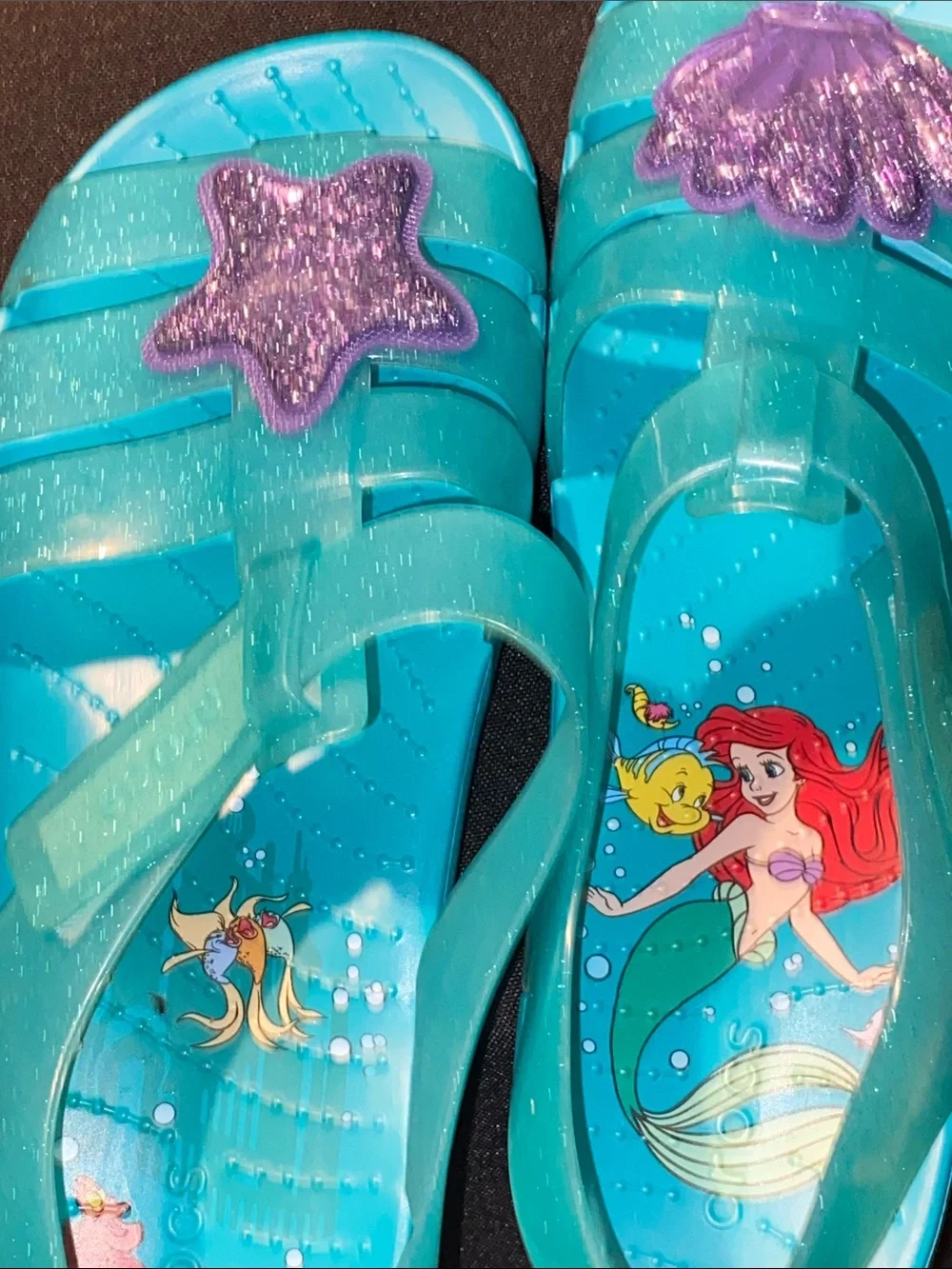 CROCS LITTLE MERMAID GIRLS/ WO SIZE 5 TURQUOISE SPARKLY HOOK LOOP STRAPS SANDALS